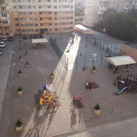 Своя Однокомнатная Квартира Odesa Exterior foto