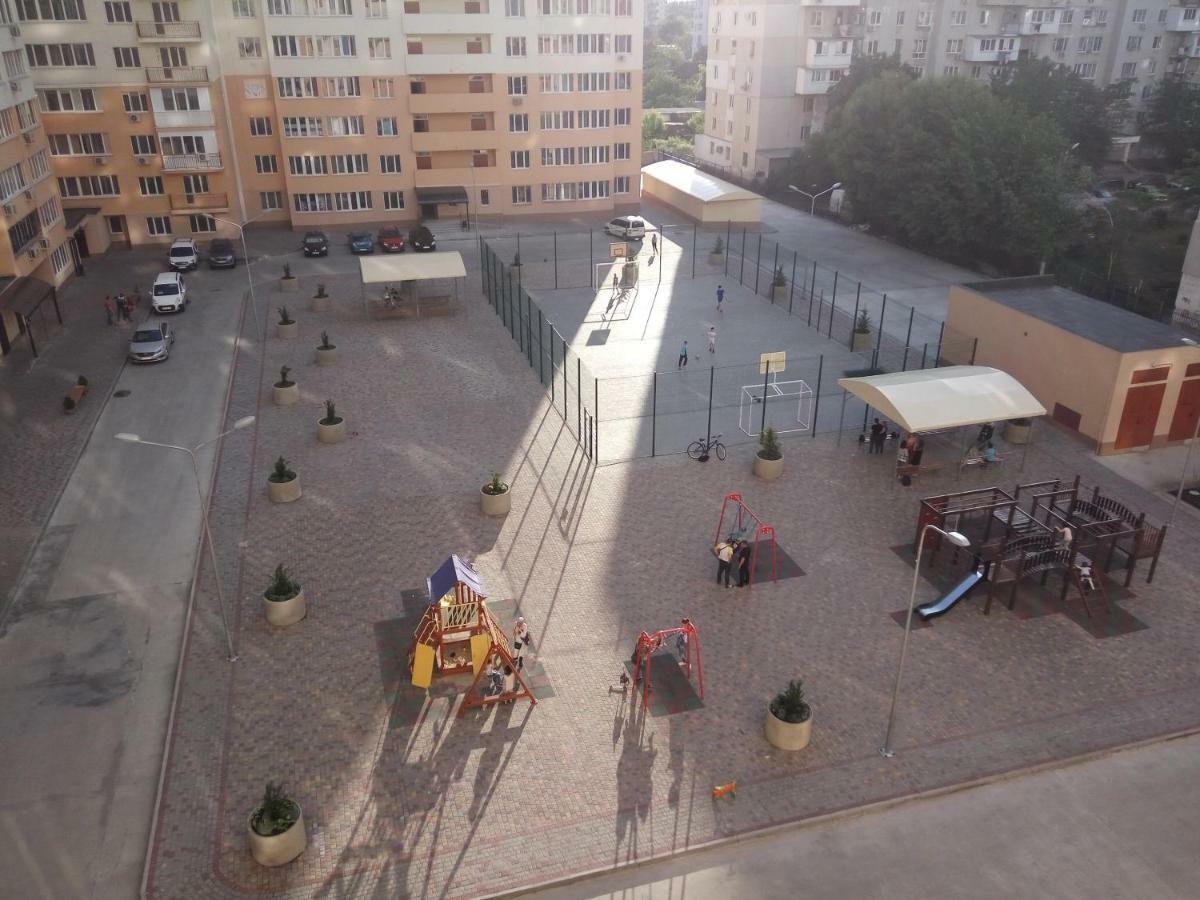 Своя Однокомнатная Квартира Odesa Exterior foto